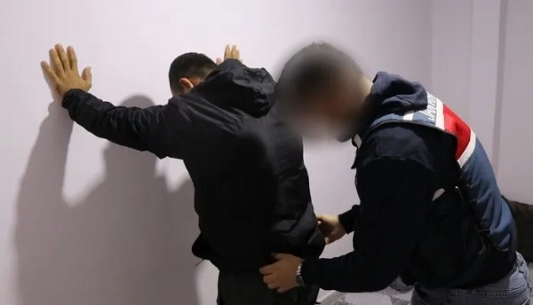 Mersin merkezli 9 ilde DEAŞ operasyonu! Çok sayıda kişi tutuklandı